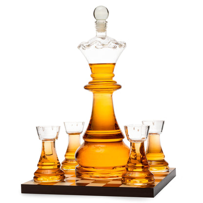 Chess Gift Decanter Set by The Wine Savant - Queen Chess Decanter 750ml 12" H With 4 Rook Shot Glasses 4oz - Queen's Gambit, Chess Player Gifts, Whiskey, Wine Lovers Gifts for Dad, Him, Her, Men