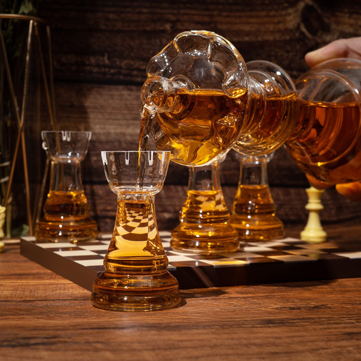 Chess Gift Decanter Set by The Wine Savant - Queen Chess Decanter 750ml 12" H With 4 Rook Shot Glasses 4oz - Queen's Gambit, Chess Player Gifts, Whiskey, Wine Lovers Gifts for Dad, Him, Her, Men
